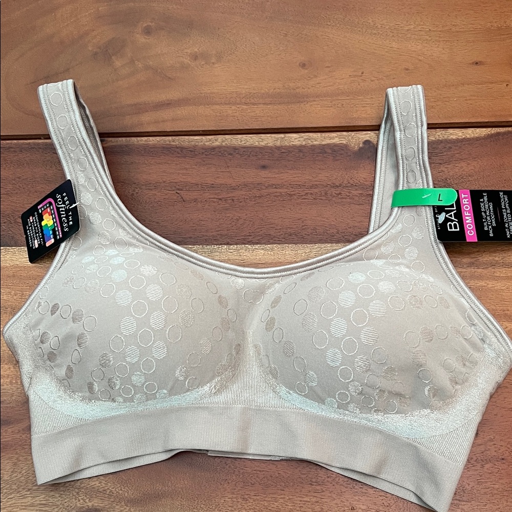 SUNDAY DEAL $20 - Bali Comfort Bra Beige NWT Sz Large